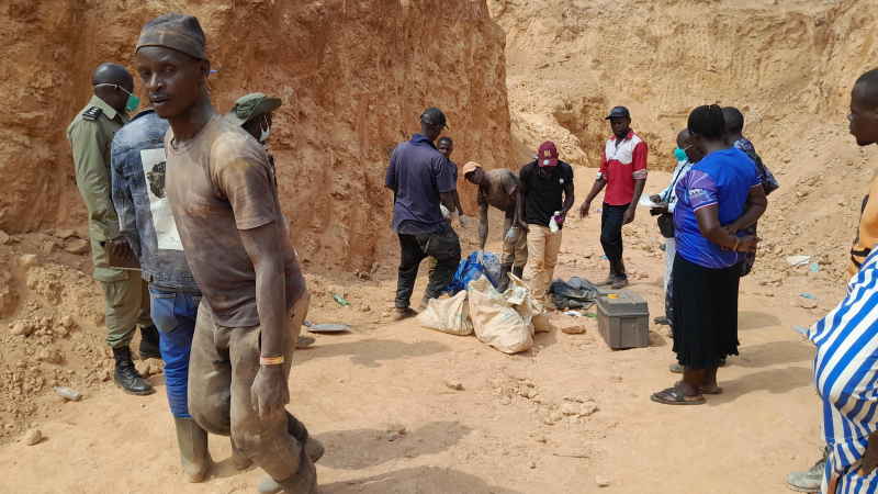 Police Finally Retrieves Last Body Of Artisanal Miners In Gold Pit In Namayingo