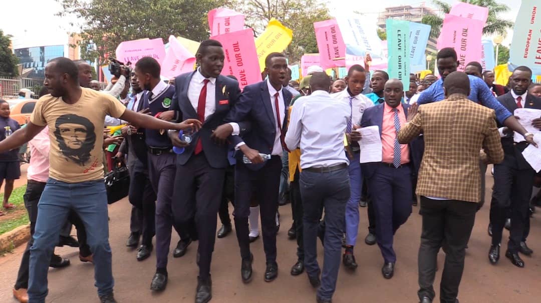  Students Demostrate in Protest against EU's Remarks on Ugandan Oil Pipe-line